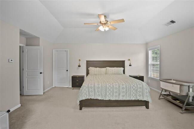 Building Photo - 1000 Great Oaks Dr