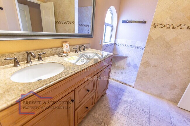 Building Photo - 1101 N Jackson St