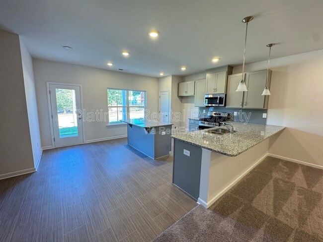 Building Photo - 1088 Chastain Dr