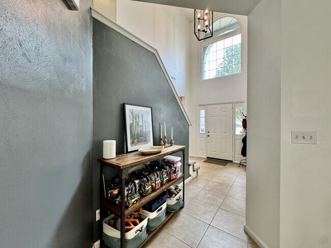 Building Photo - First-Time Rental! Available 08-07-26 - Fenced Yard, Pet Friendly, Attached 2-Car Garage!
