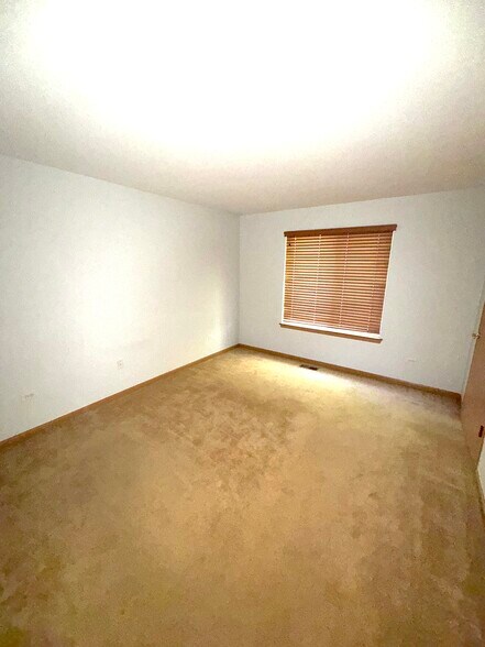 Building Photo - 2314 Woodside Dr