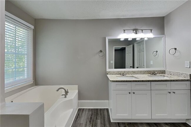 Building Photo - 755 Abbington Ln