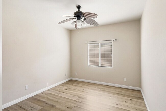 Building Photo - 4 Bed, Single Story Home, In Southwest Gat...