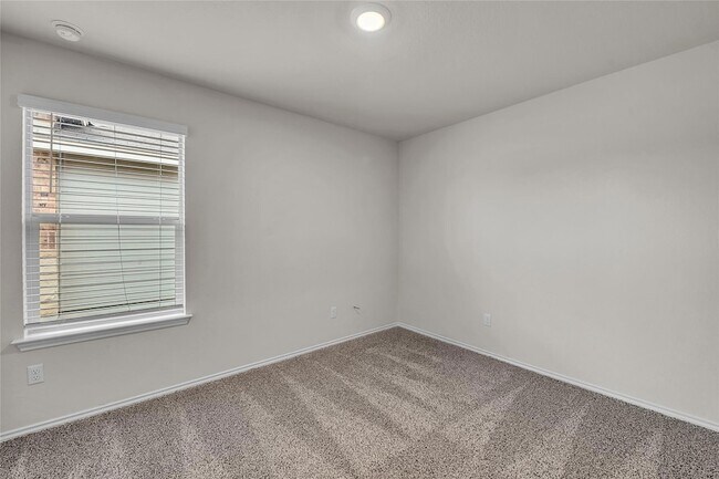 Building Photo - 144 Willers Rd