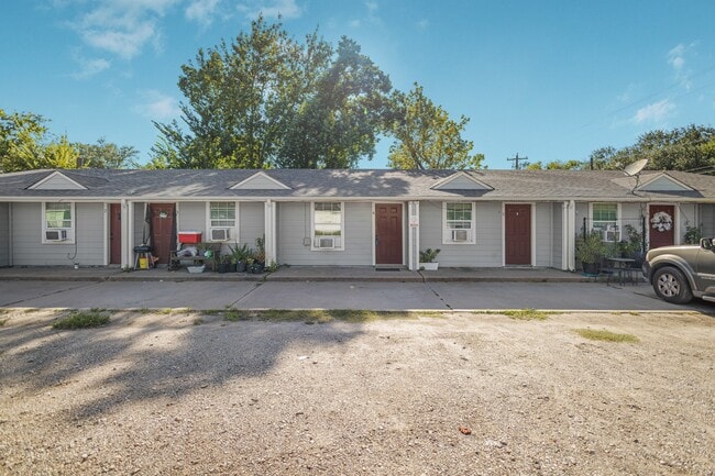 Building Photo - 1315 Alliance St