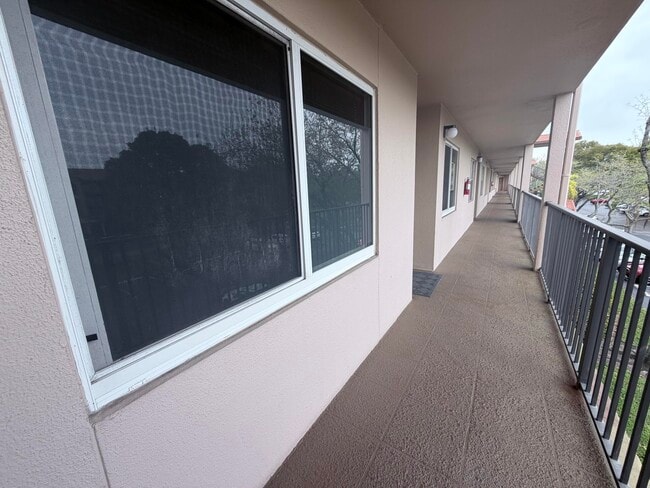 Building Photo - 1200 SW 125th Ave