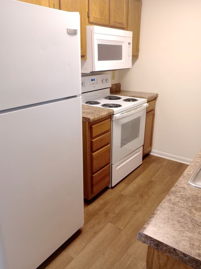 Building Photo - 3500-3502-3502 Delmar Ct