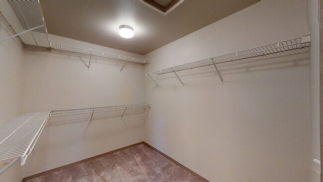 Building Photo - Clean Home with Lots of space ready to be your Home!