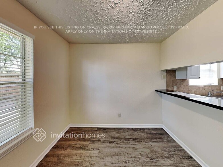 Building Photo - 3209 Wavecrest St