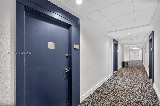 Building Photo - 1000 West Ave