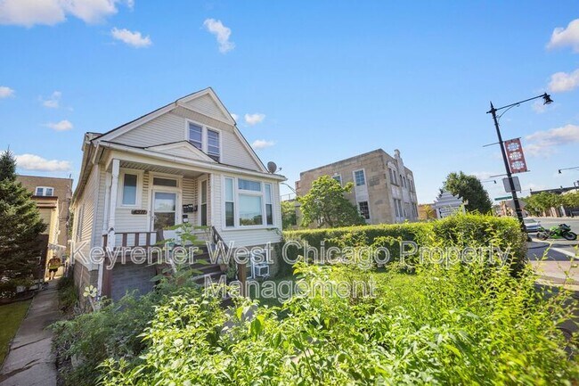 Building Photo - 4511 N Pulaski Rd