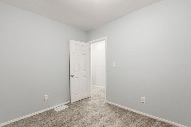 Building Photo - 673-675 Stanley Ave