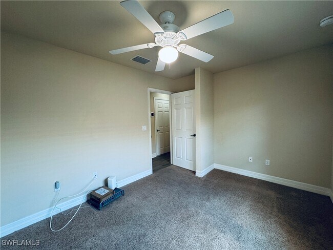 Building Photo - 10480 Carolina Willow Dr