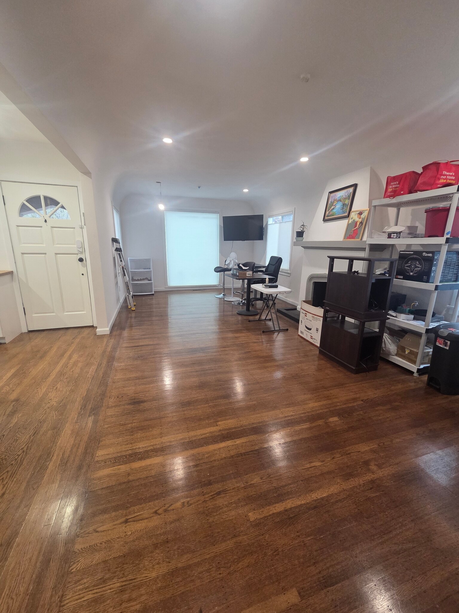 Building Photo - 2161 N Valley St