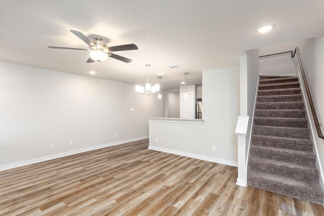 Building Photo - NW San Antonio Townhome in Hunters Ranch