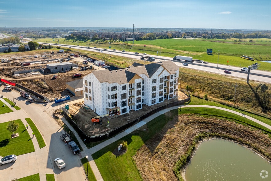 Building Photo - Five Fountains