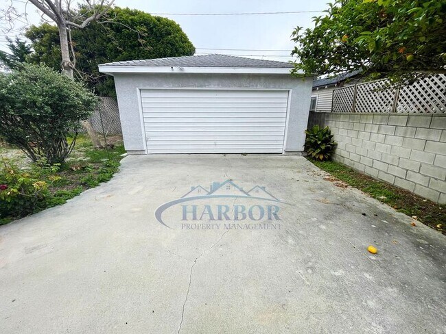 Building Photo - 3706 S Emily St