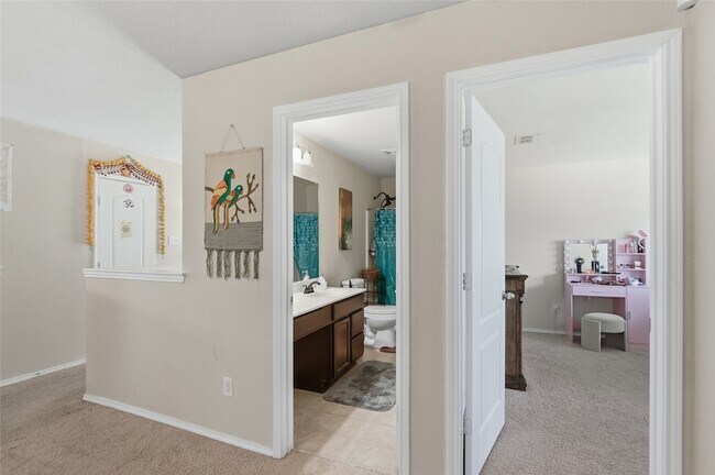 Building Photo - 910 Cormorant Dr