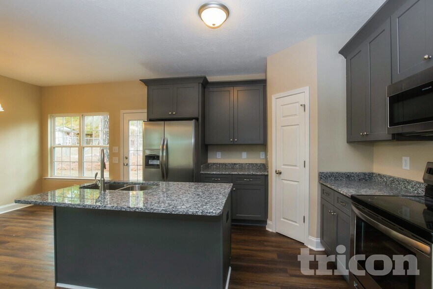 Building Photo - 110 Darian Dr