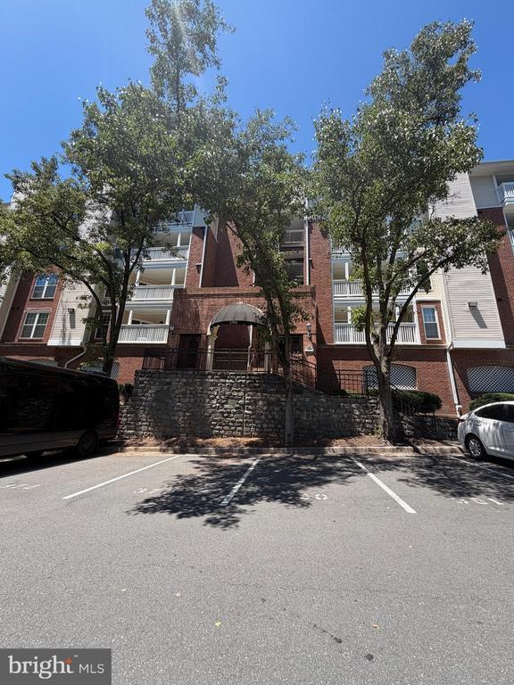 Building Photo - 1504 Lincoln Way
