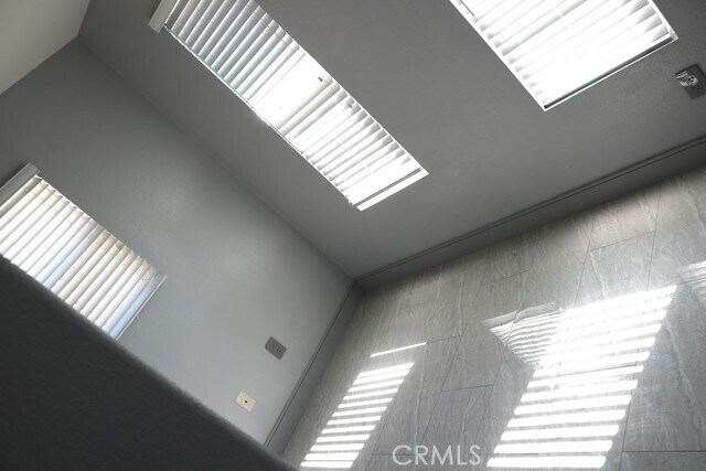 Building Photo - 255 E Santa Fe Ct