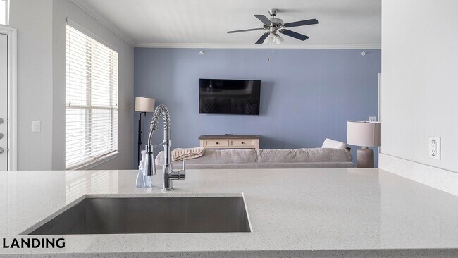Building Photo - 14807 Woodland Hills Dr