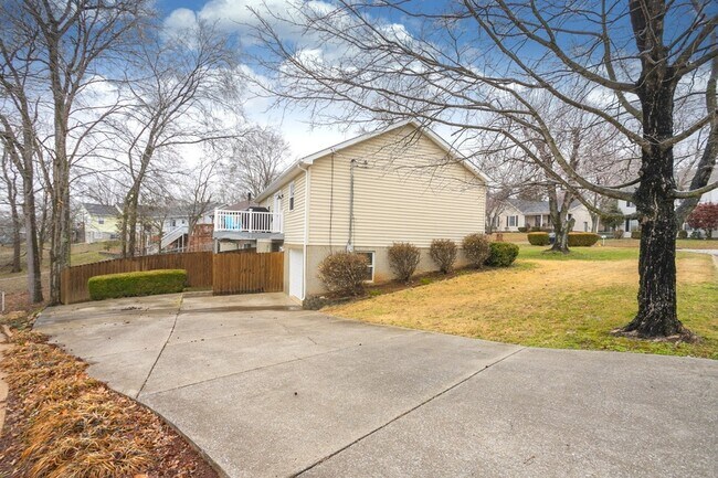 Building Photo - 1464 Autumn Knoll Rd