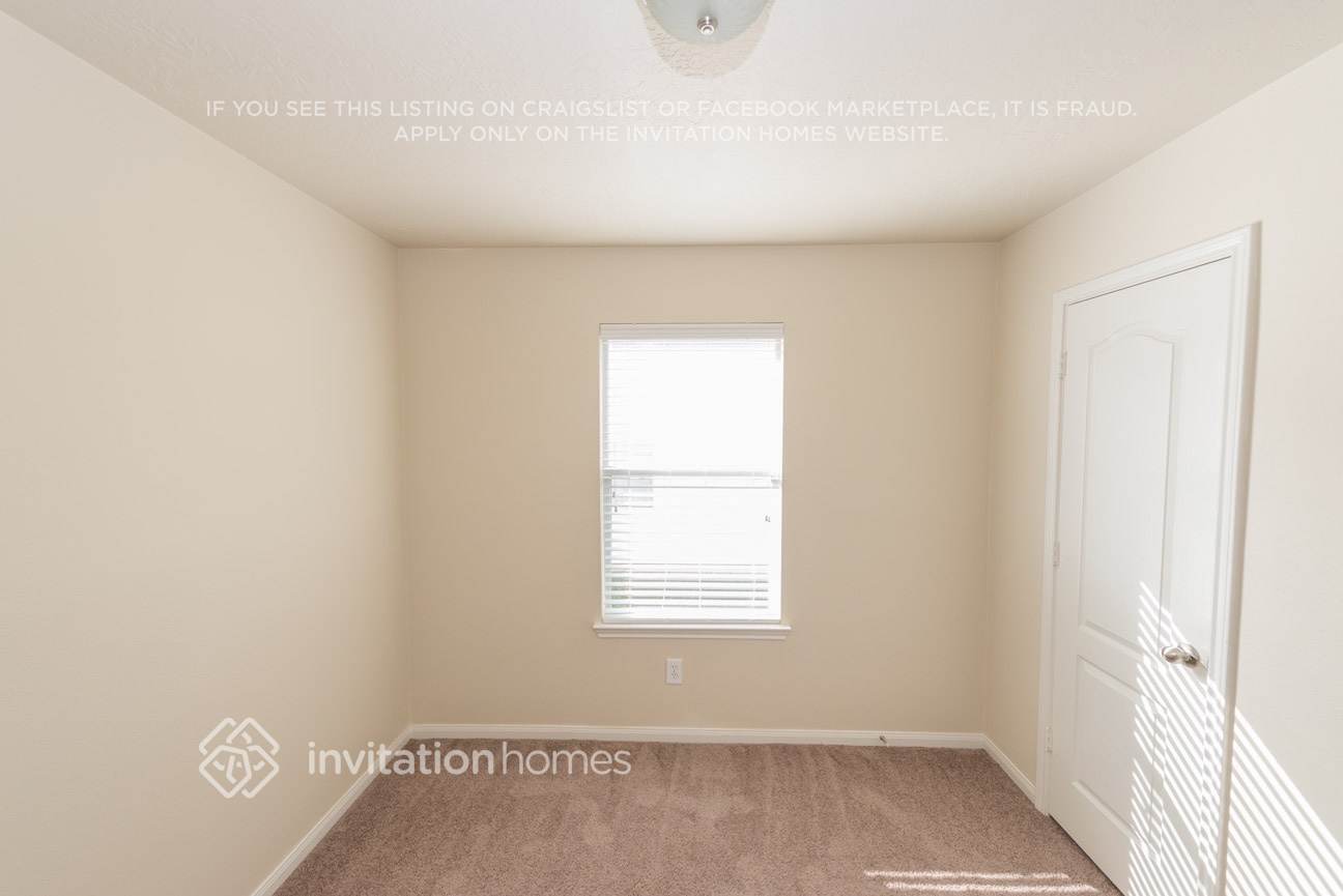 Building Photo - 8583 Chaletford Dr