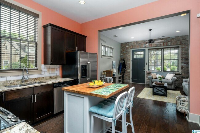 Building Photo - 612 Barristers Ct