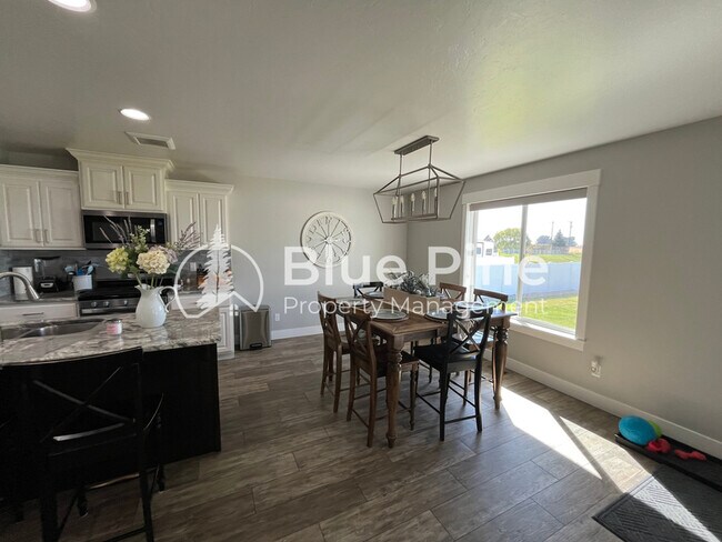 Building Photo - 6028 Fox Run Dr