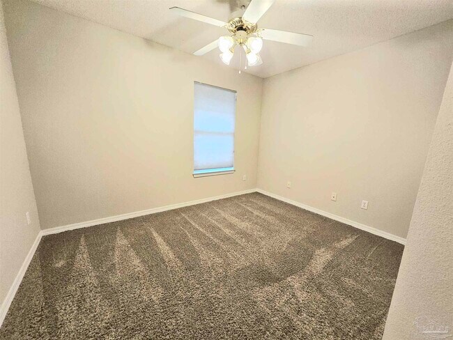 Building Photo - 3331 Two Sisters Wy