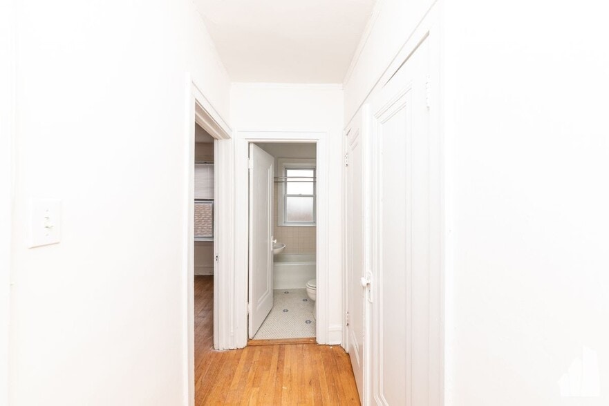 Building Photo - 4414 N Whipple St