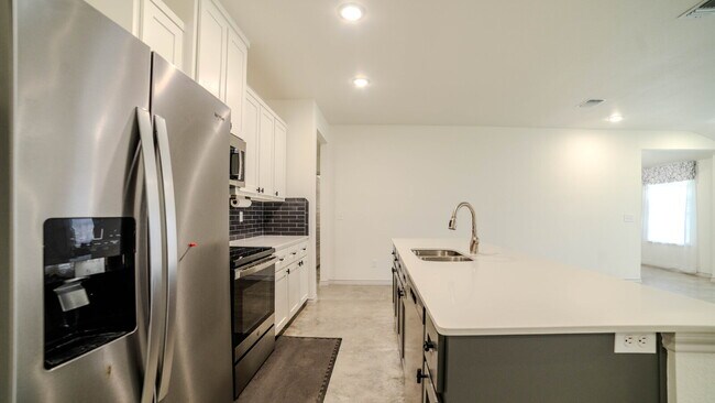 Building Photo - 770 Freedom Cir