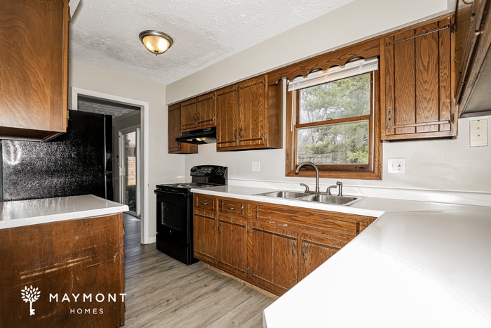 Building Photo - 801 N Peterman Rd