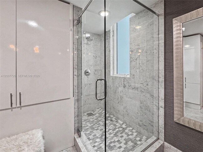 Building Photo - 253 NE 2nd St