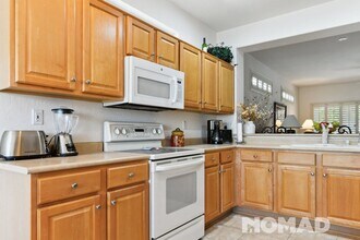 Building Photo - Charming 2BR House in Surprise