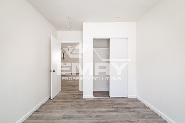 Building Photo - 3848 W 105th St