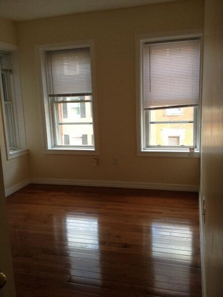Building Photo - 92 Endicott St