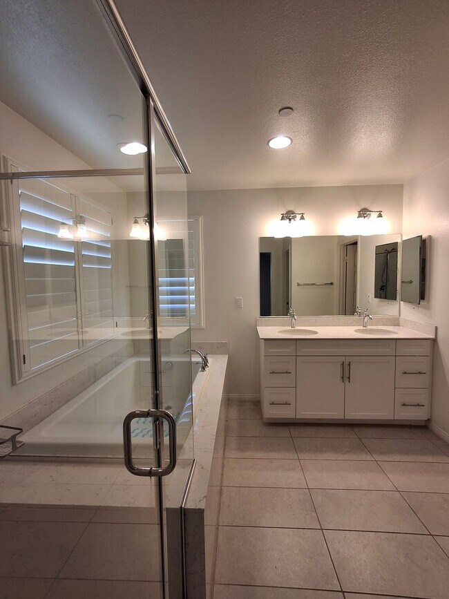 Building Photo - MUST SEE!!! Newer construction build w/ fixed SDGE Bill! Central A/C and Heat!