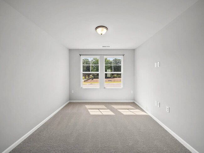 Building Photo - Lease OR Lease to Own
