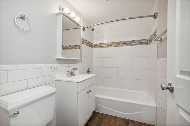 Building Photo - 19338 Beechnut Dr