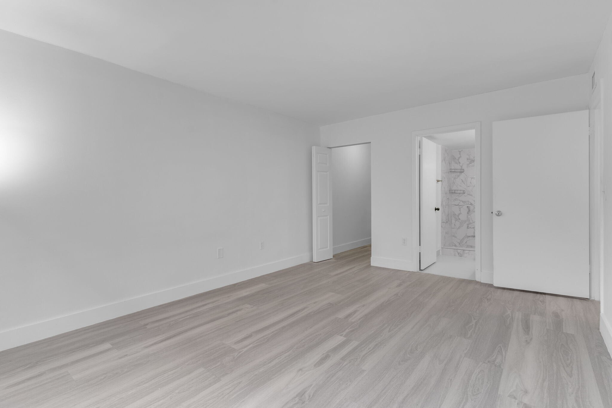 Building Photo - 6235 SW Kendale Lakes Cir