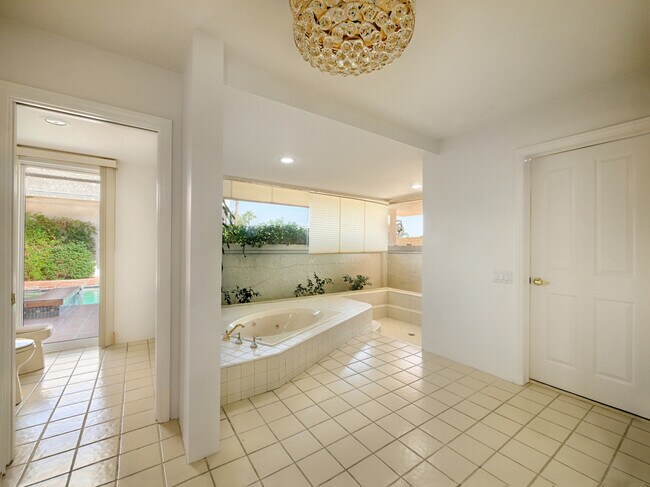 Building Photo - 48600 Shady View Dr