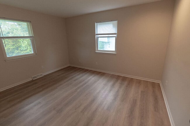 Building Photo - 1915 Mirtle Grove Ct