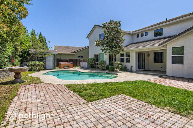 Building Photo - 6142 Big Bend Dr, Roseville, CA, 95678
