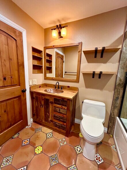 Building Photo - 115 Via Colinas