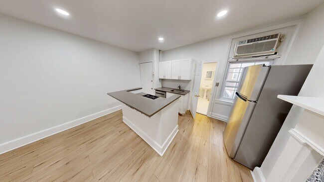 Building Photo - 312 S 16th St