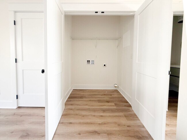 Building Photo - Luxury 3-Bedroom Townhome with Flex Room at Highbury + Summer Special