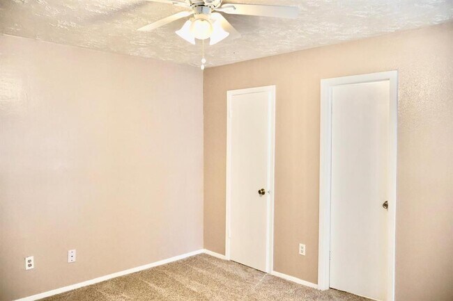 Building Photo - 14054 Bell Towne Dr
