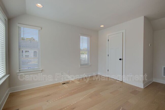 Building Photo - 5045 York Park Ln